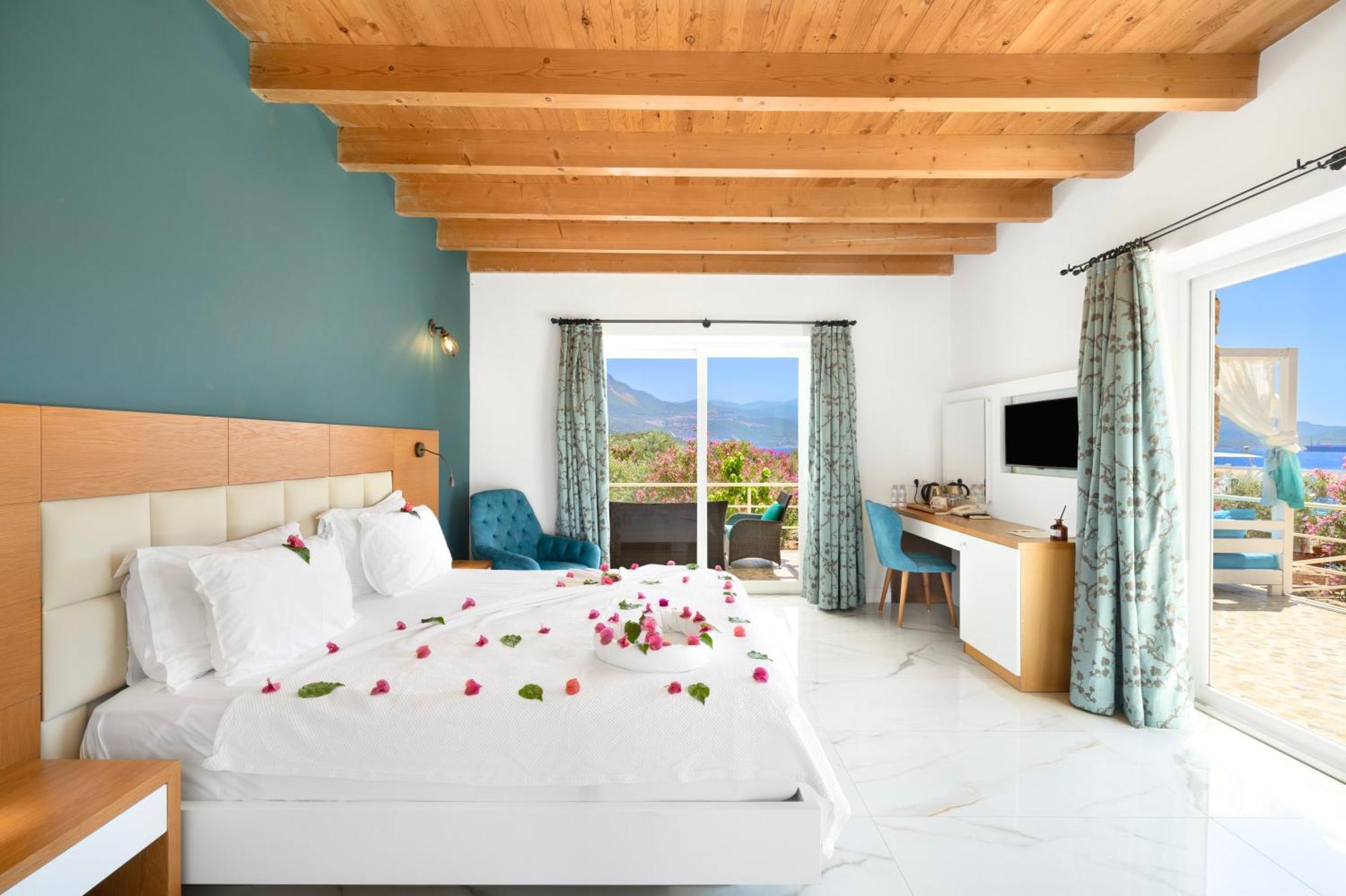 Blanca Beach Hotel Kas Exterior photo